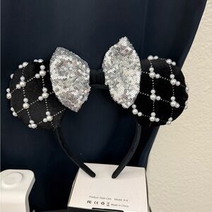 Disney Minnie Mouse Ears Silver and Black with Pearls NWOT